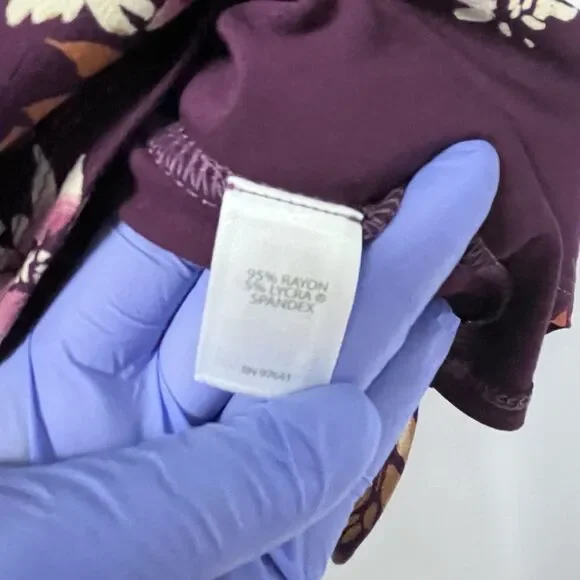 J Jill Wearever Collection Women V-neck Size L Floral Print Purple Top - Picture 2 of 8